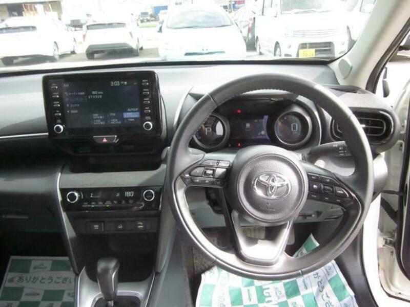 YARIS CROSS