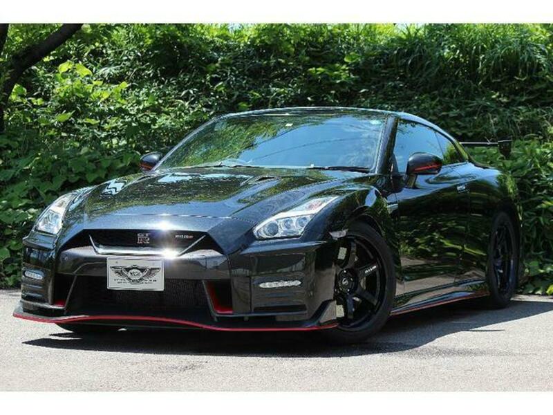 NISSAN GT-R