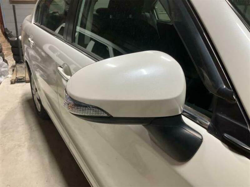 COROLLA AXIO