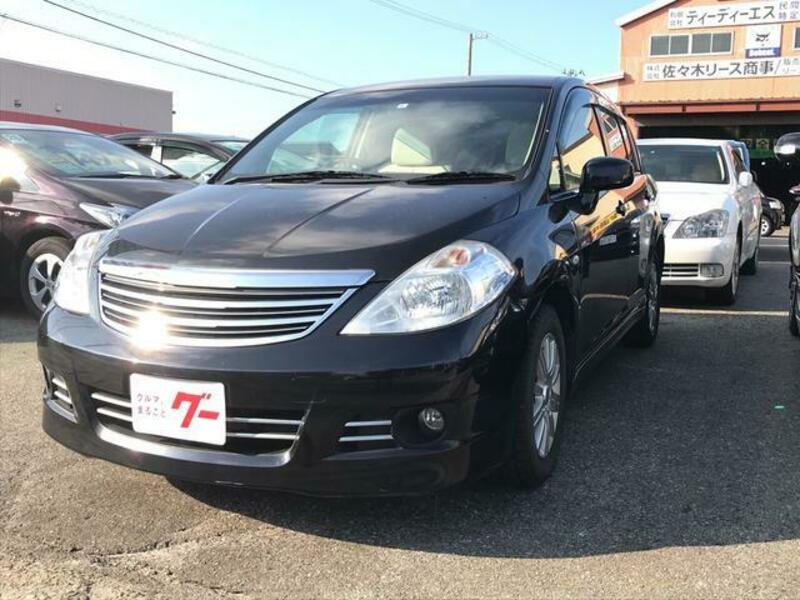 NISSAN TIIDA
