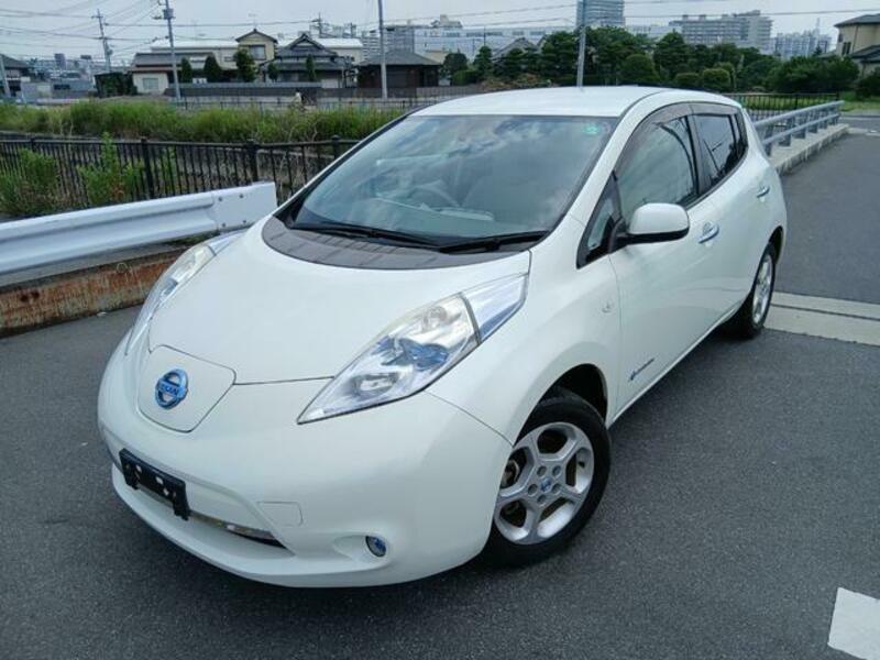 NISSAN LEAF