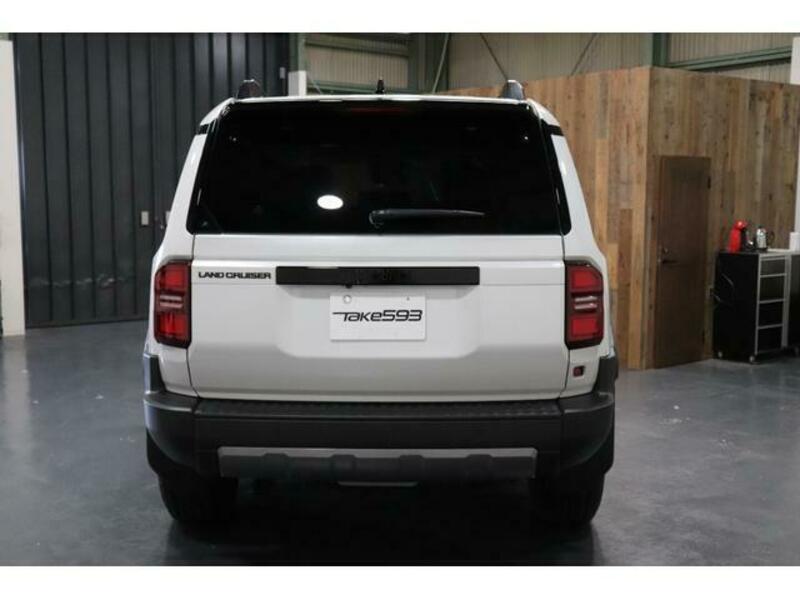 LAND CRUISER 250