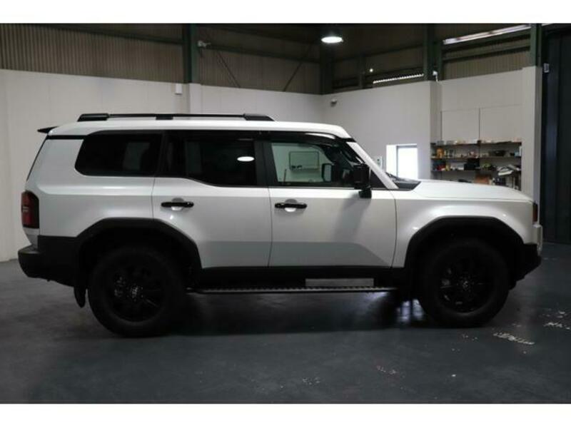 LAND CRUISER 250