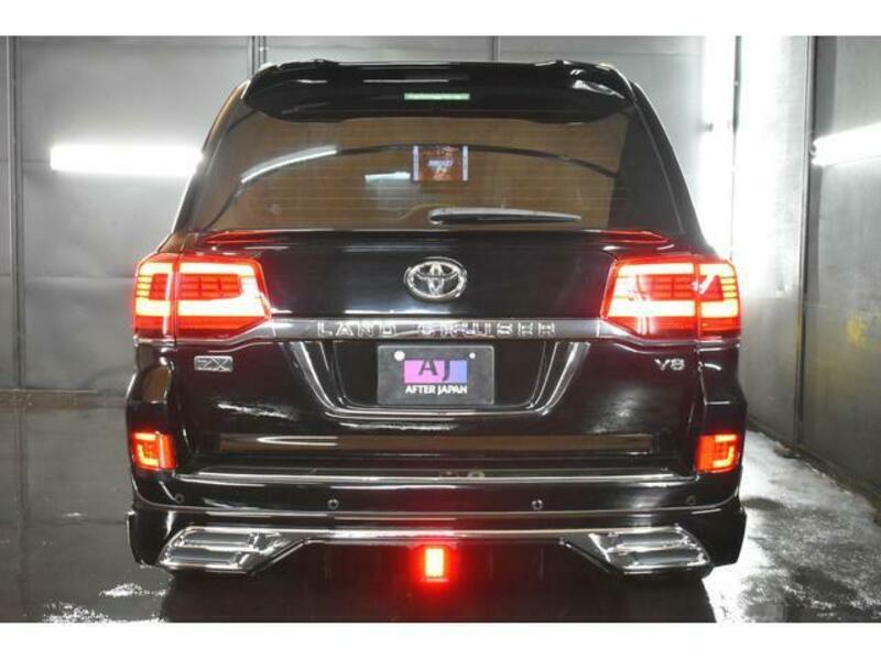 LAND CRUISER