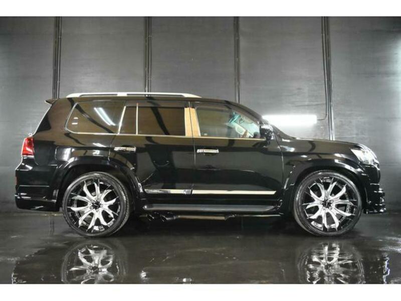 LAND CRUISER