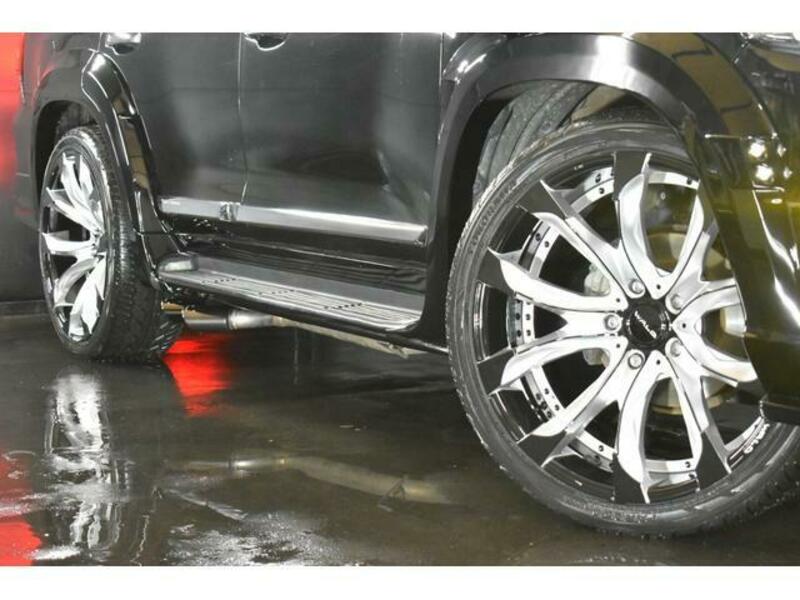 LAND CRUISER