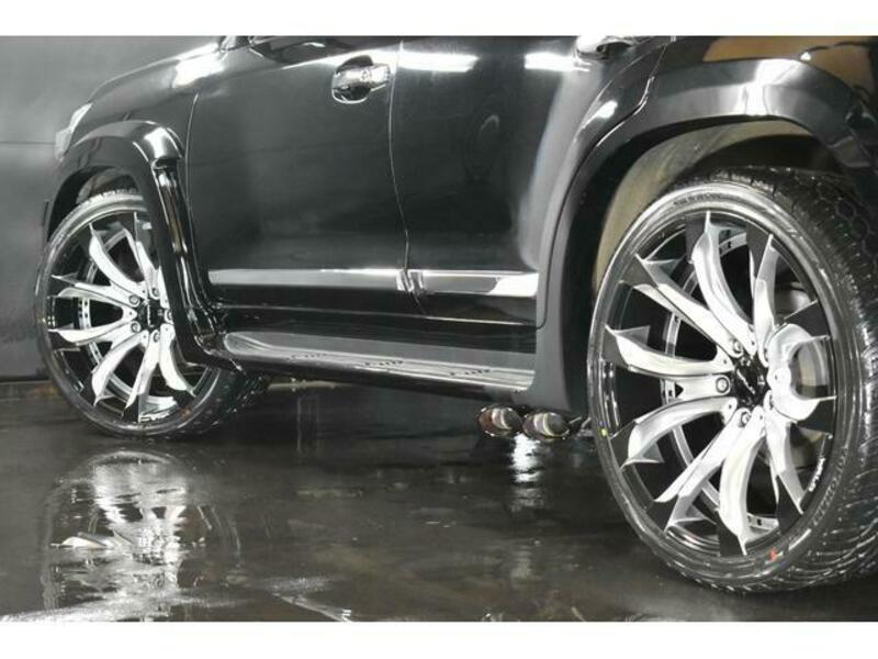 LAND CRUISER