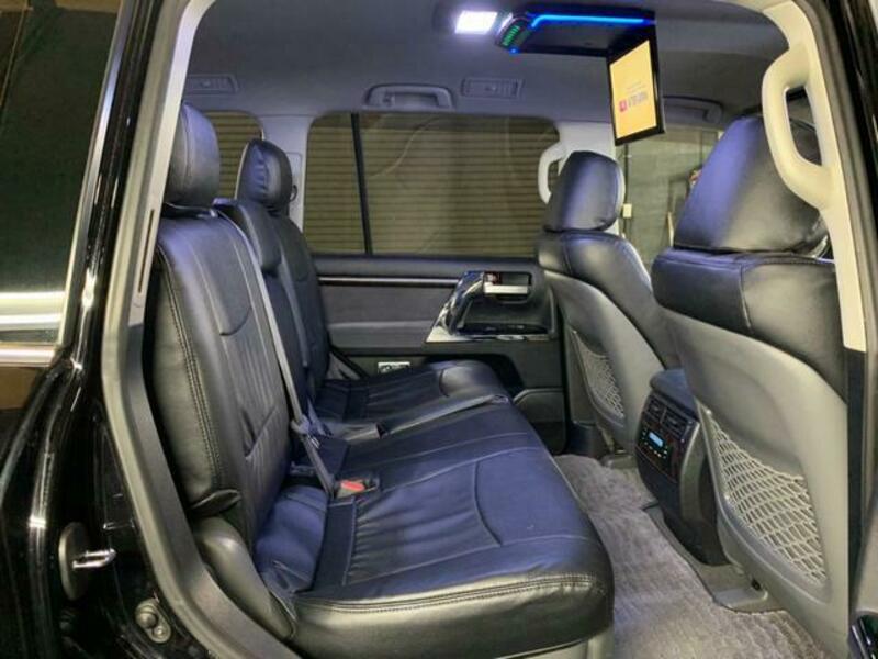 LAND CRUISER