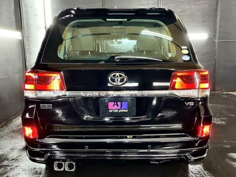 LAND CRUISER