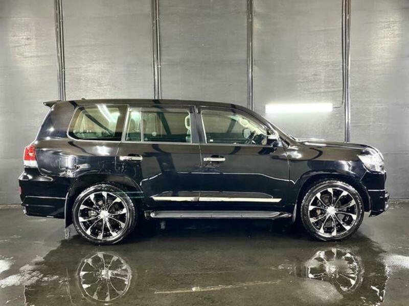 LAND CRUISER