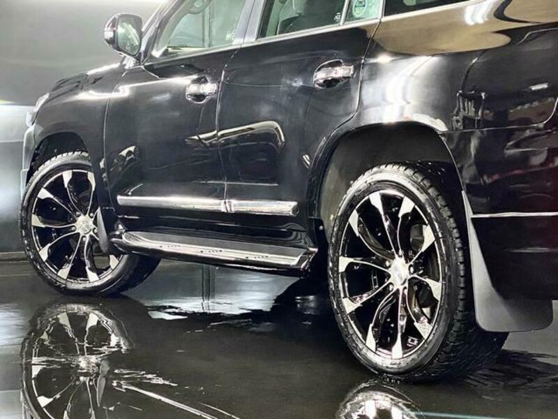 LAND CRUISER