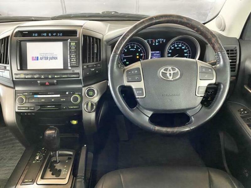 LAND CRUISER