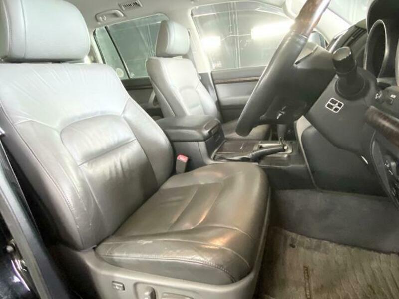 LAND CRUISER