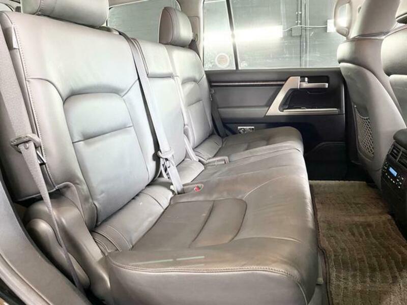 LAND CRUISER