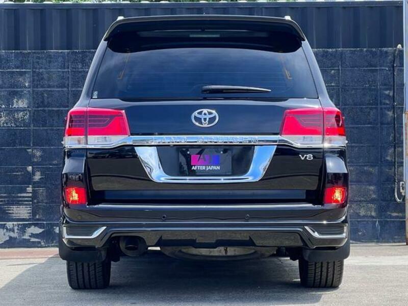 LAND CRUISER