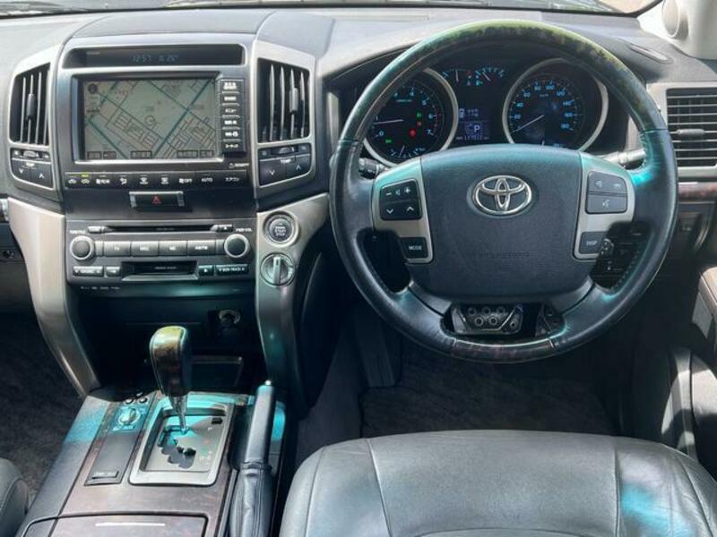 LAND CRUISER