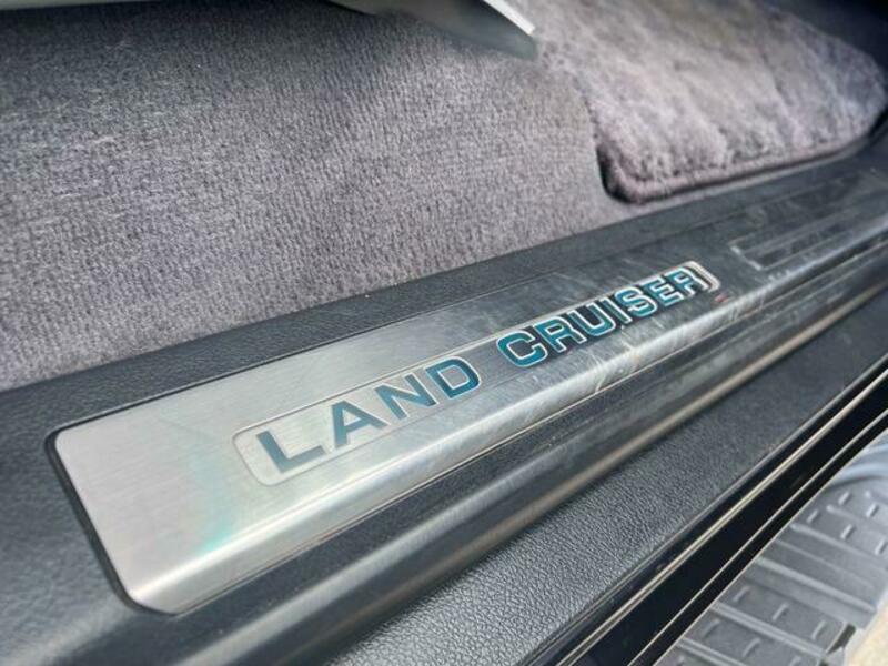 LAND CRUISER