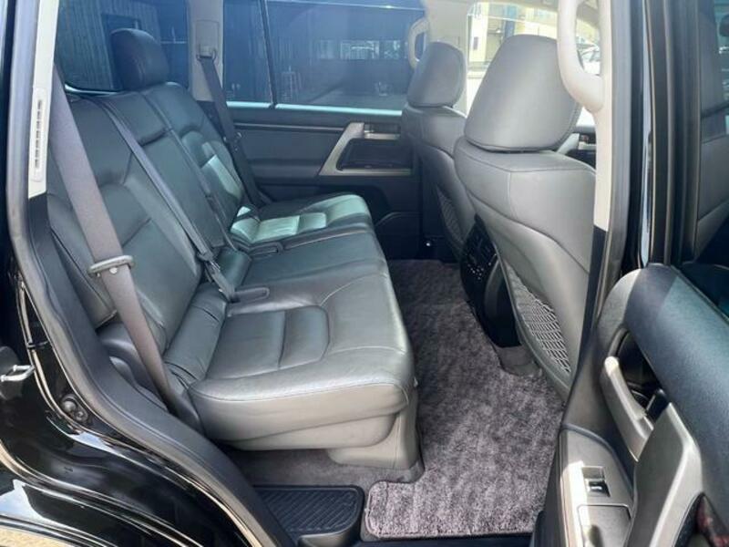 LAND CRUISER
