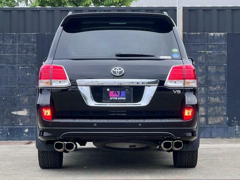 LAND CRUISER