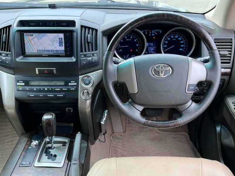 LAND CRUISER