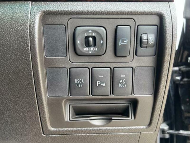 LAND CRUISER