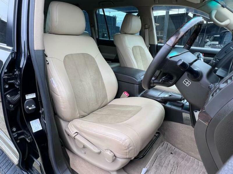 LAND CRUISER
