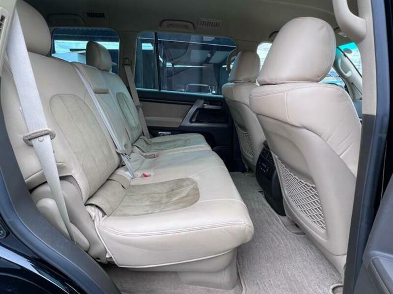 LAND CRUISER