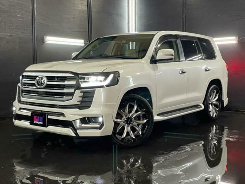 LAND CRUISER