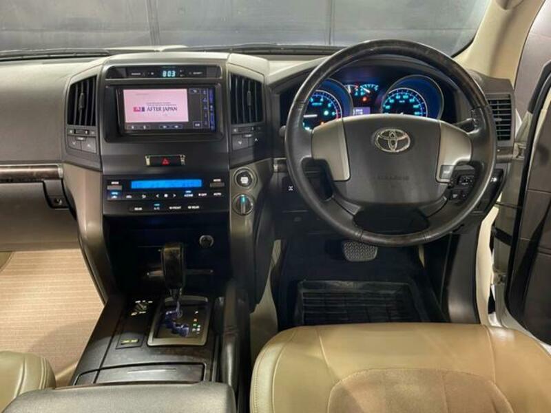 LAND CRUISER