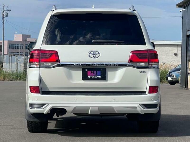 LAND CRUISER