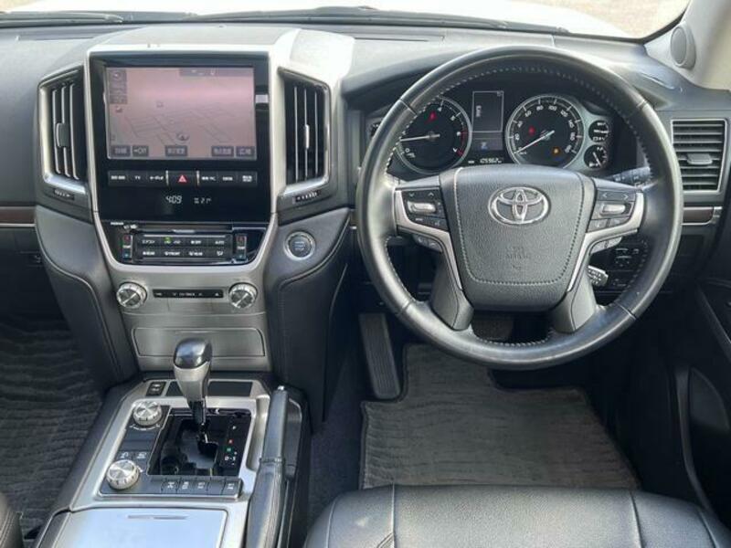 LAND CRUISER