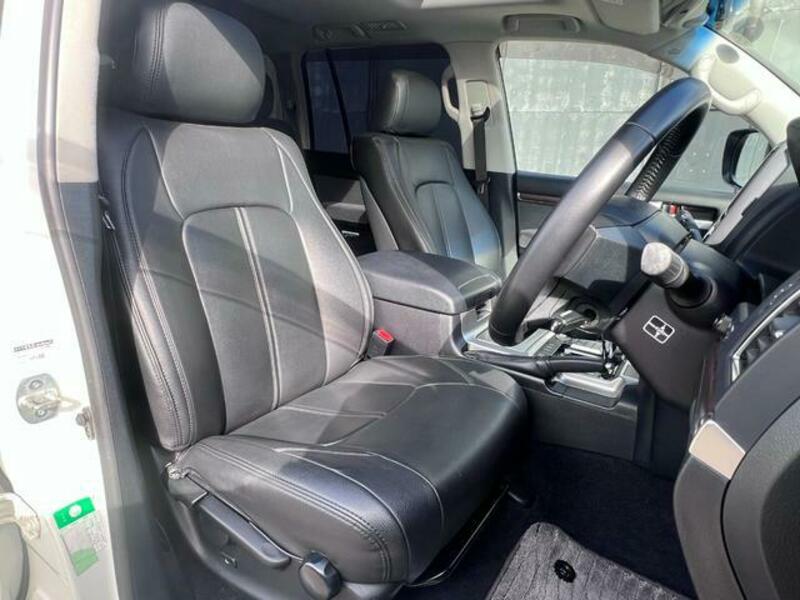 LAND CRUISER
