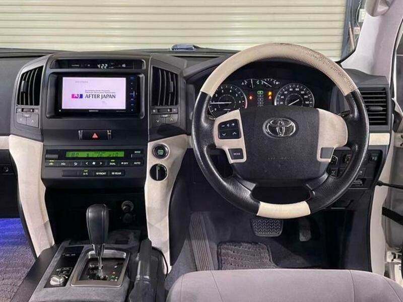 LAND CRUISER