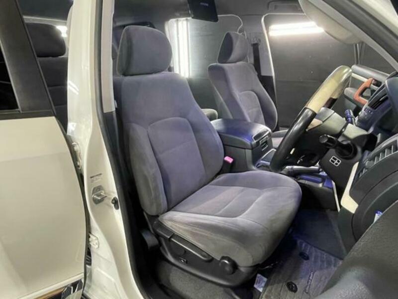 LAND CRUISER