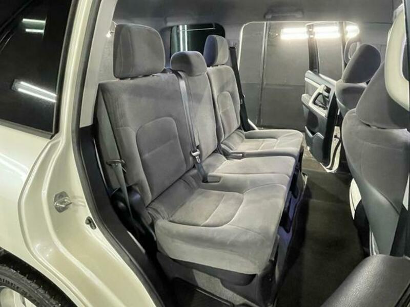 LAND CRUISER
