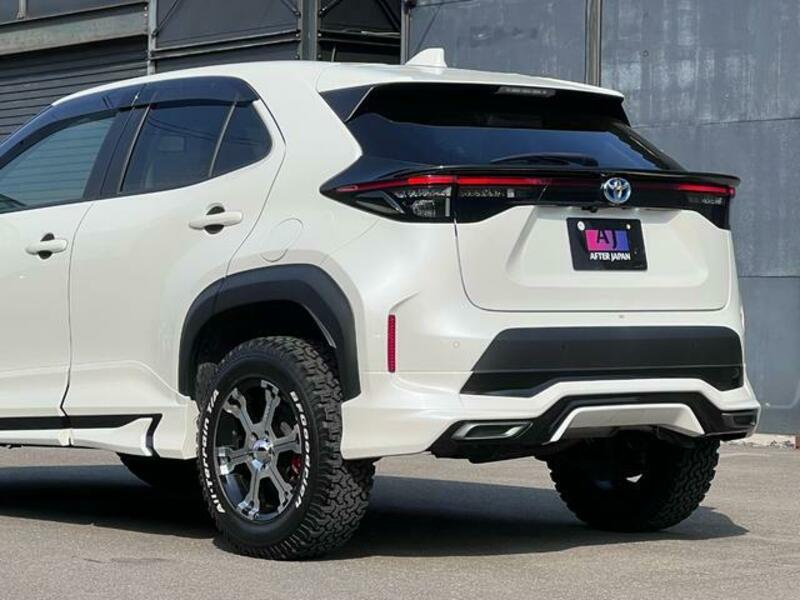 YARIS CROSS