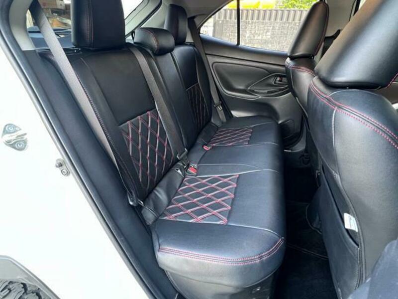 YARIS CROSS