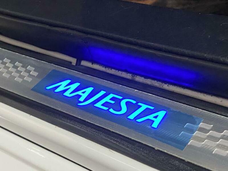 CROWN MAJESTA