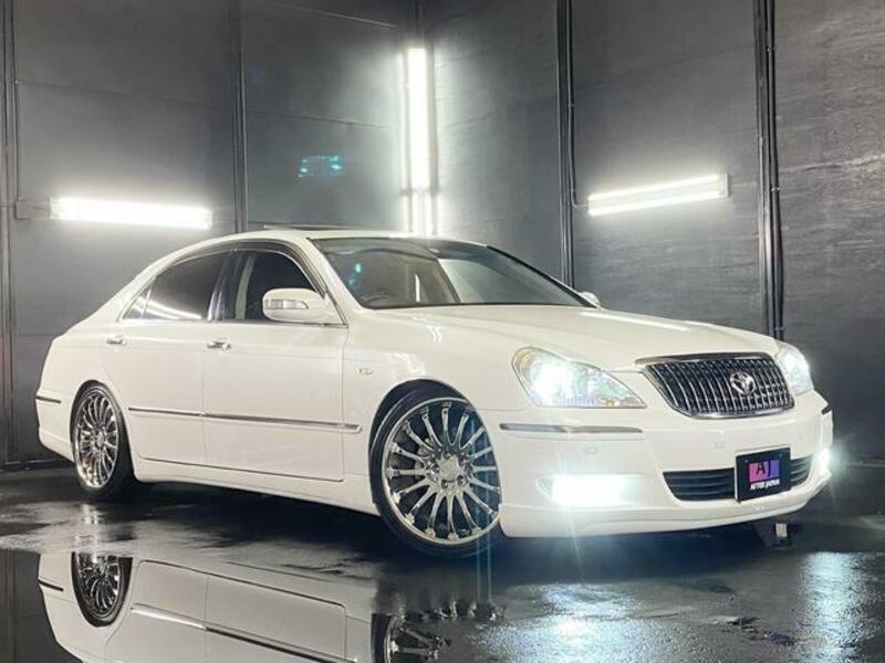 TOYOTA CROWN MAJESTA