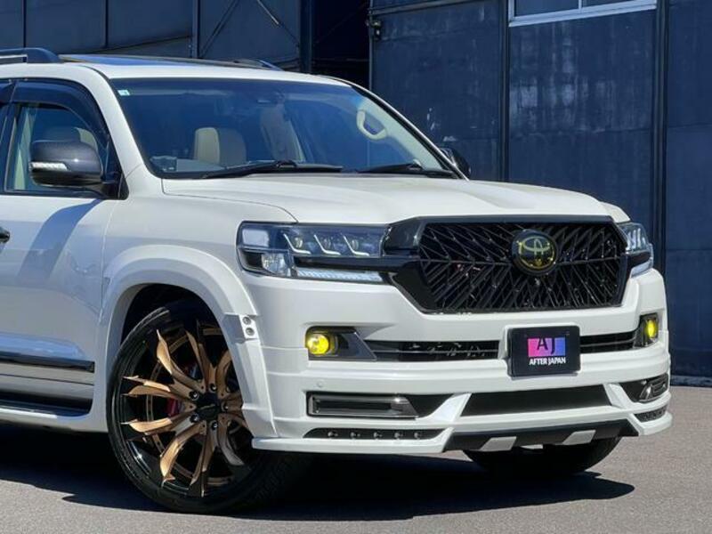LAND CRUISER