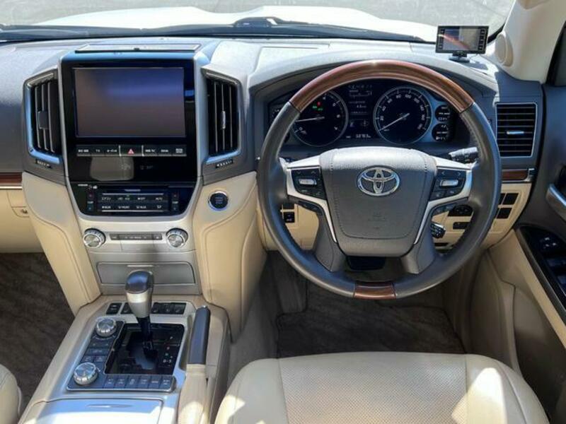 LAND CRUISER