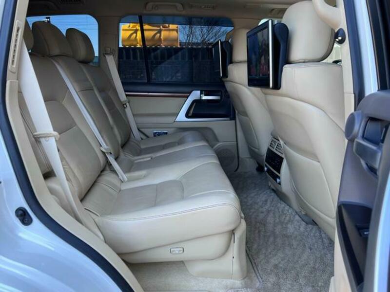 LAND CRUISER