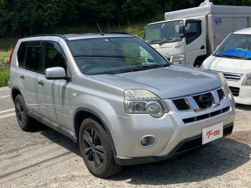 X-TRAIL