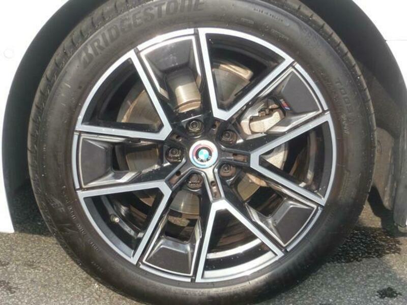 4 SERIES