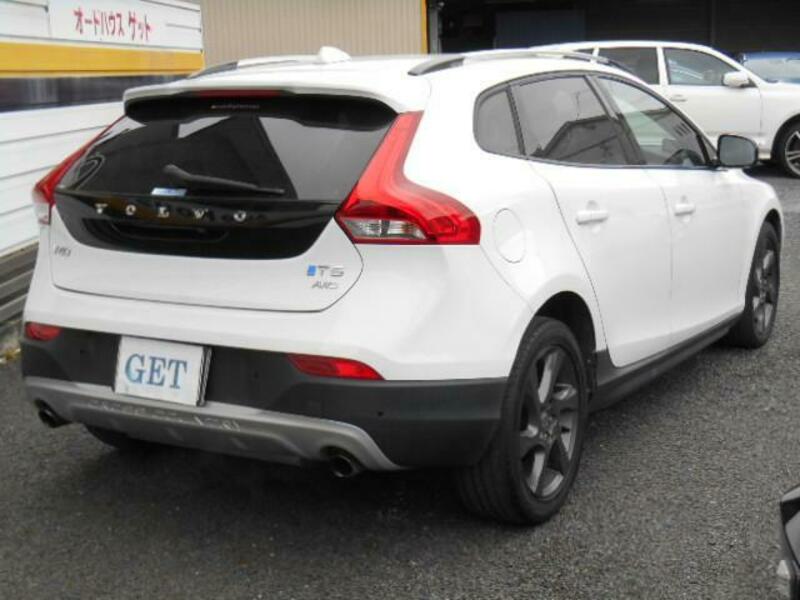 V40