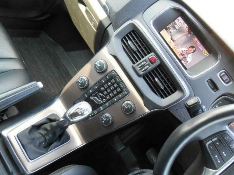 V40