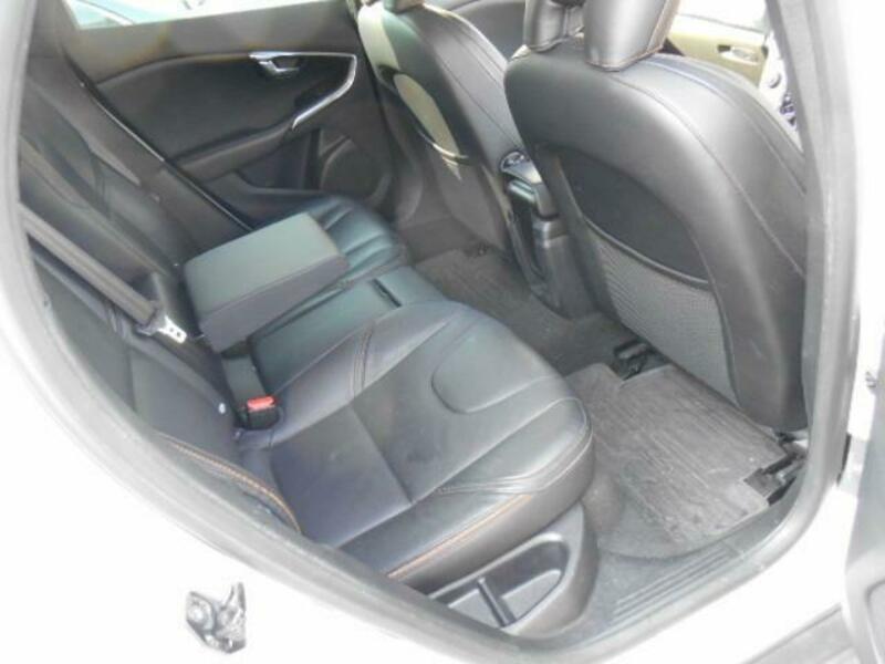 V40