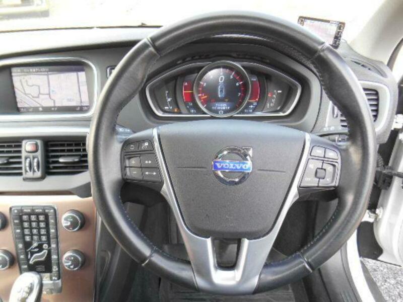 V40