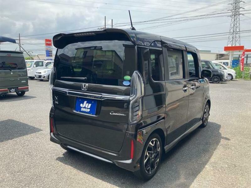 N BOX CUSTOM