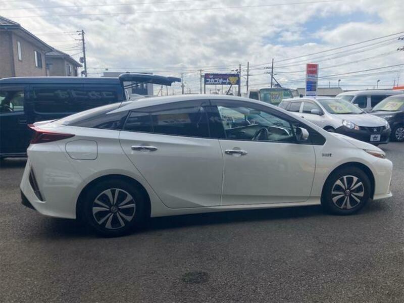 PRIUS PHV